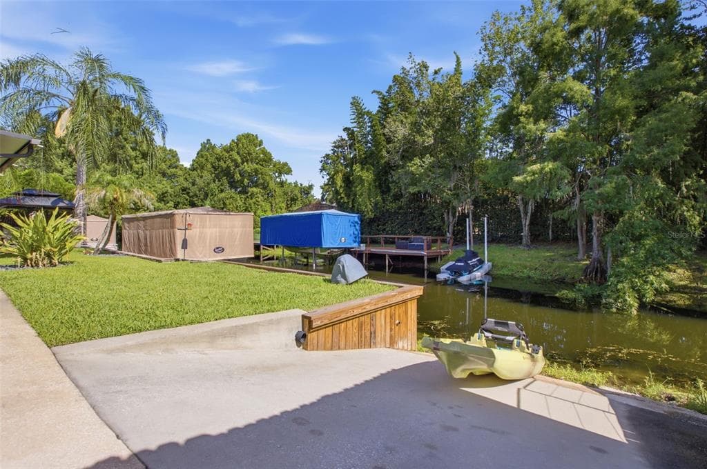 465 MANDALAY ROAD photo 20