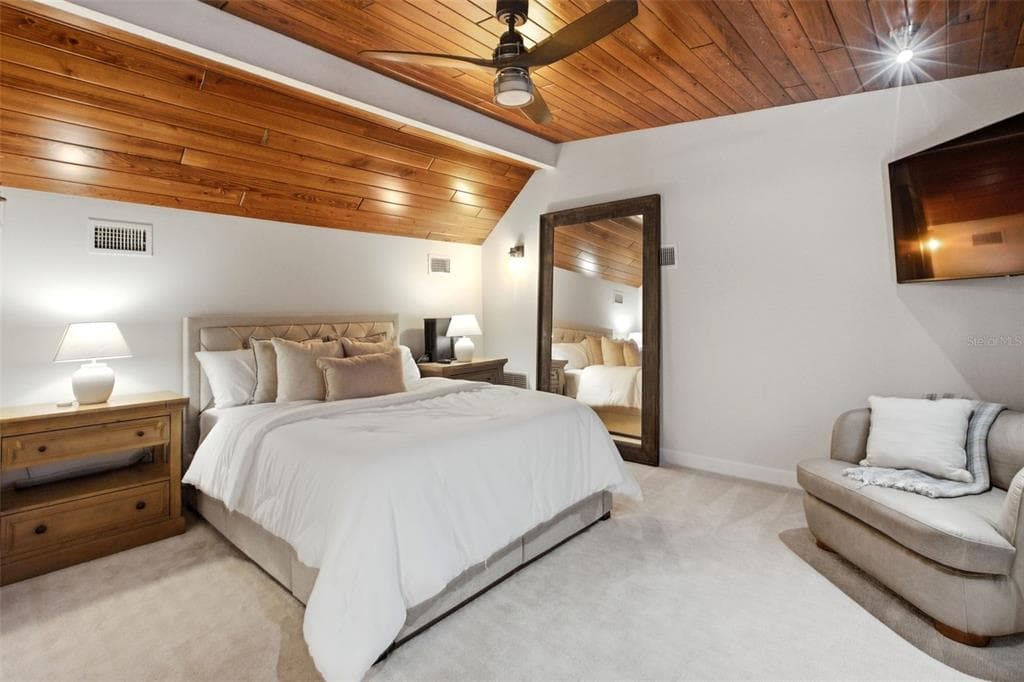 465 MANDALAY ROAD photo 25
