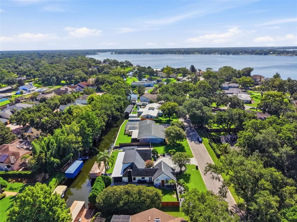465 MANDALAY ROAD photo 21