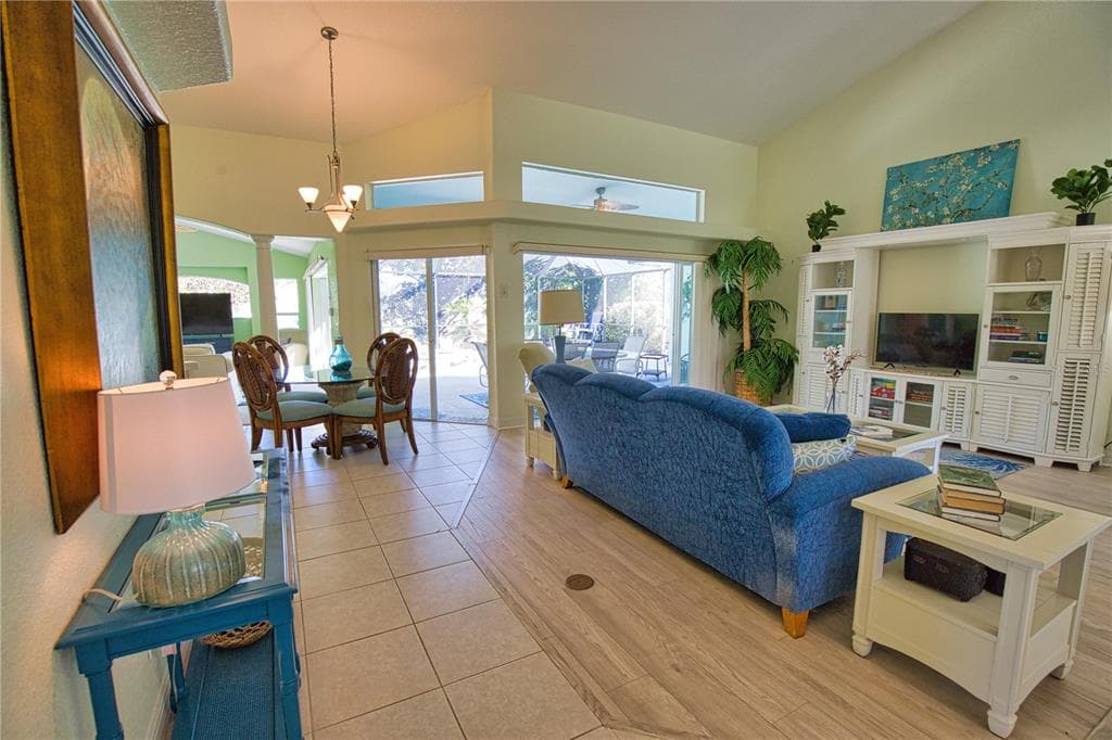 525 ROTONDA CIRCLE photo 17