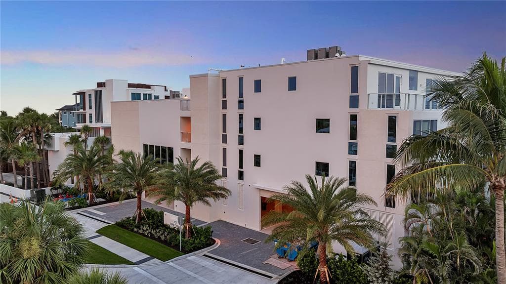 70 AVENIDA VENECCIA 304 photo 2