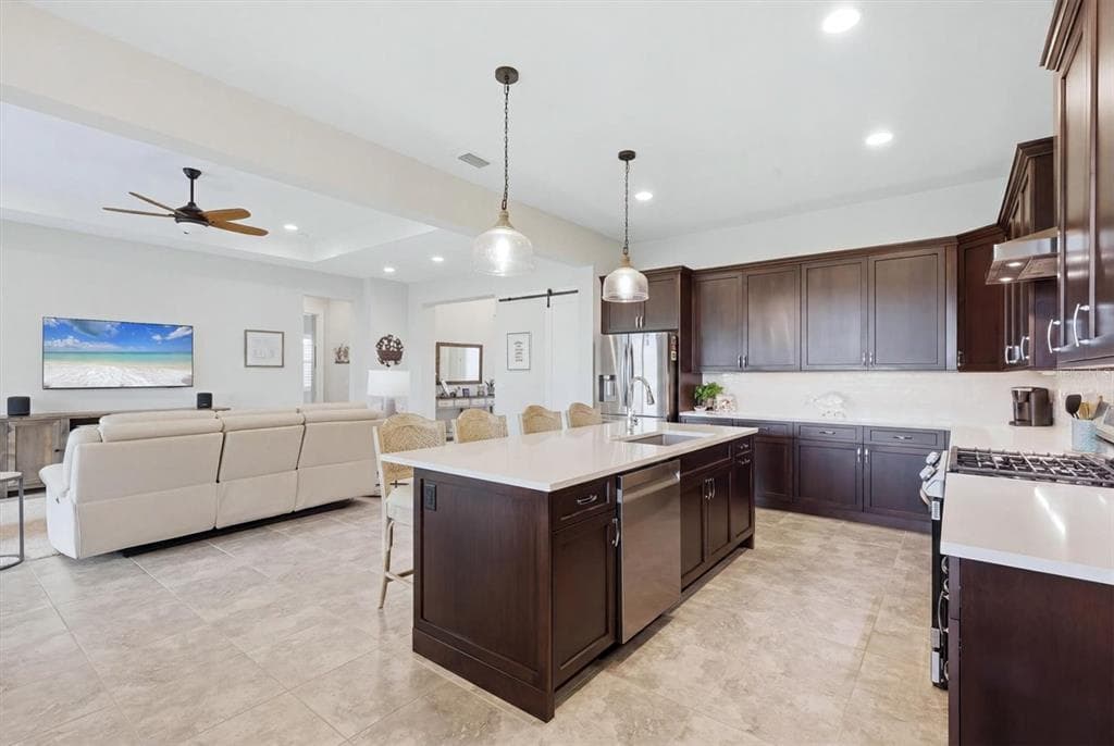 7712 SANDHILL LAKE DRIVE photo 8