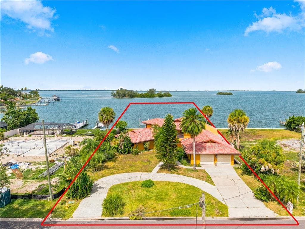 111 SHORE DRIVE photo 1