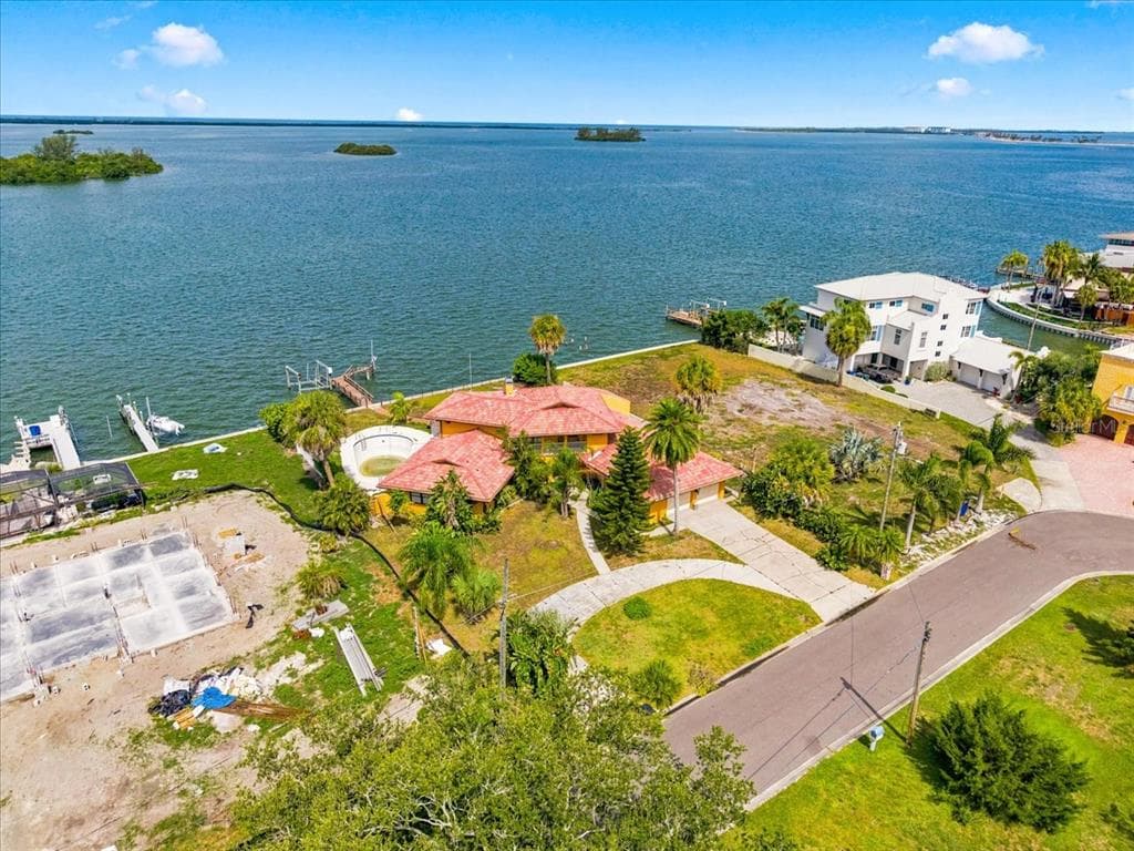 111 SHORE DRIVE photo 5