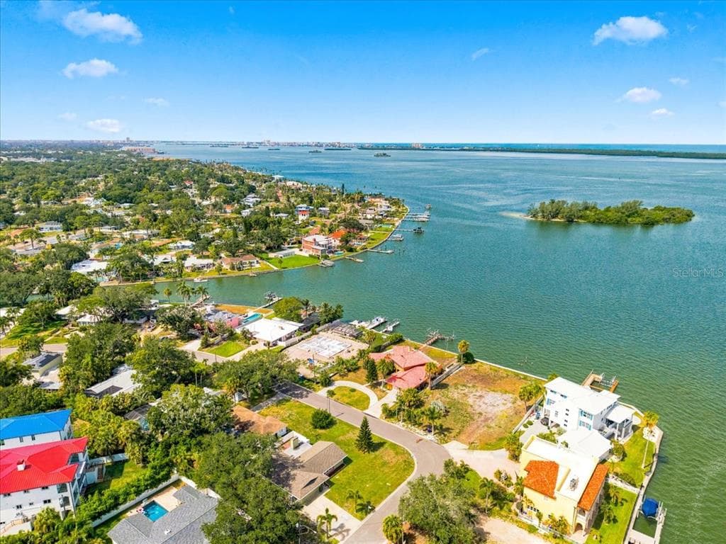 111 SHORE DRIVE photo 9