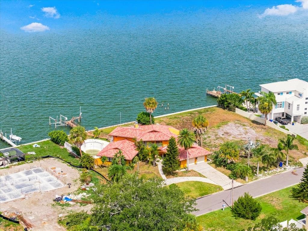 111 SHORE DRIVE photo 4