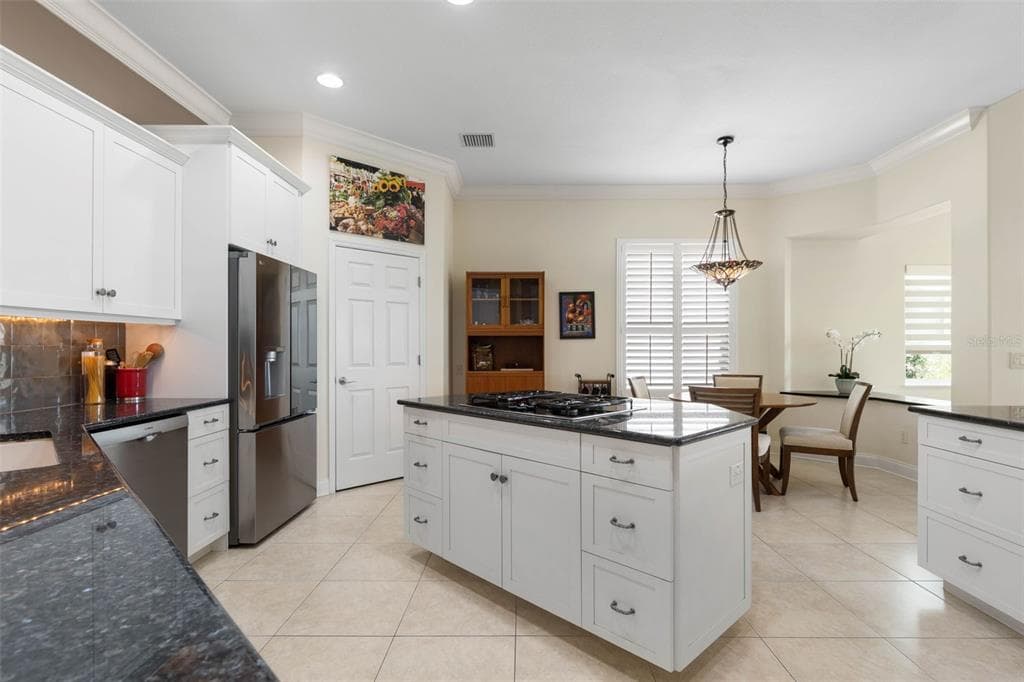 127 S RIVERWALK DRIVE photo 18